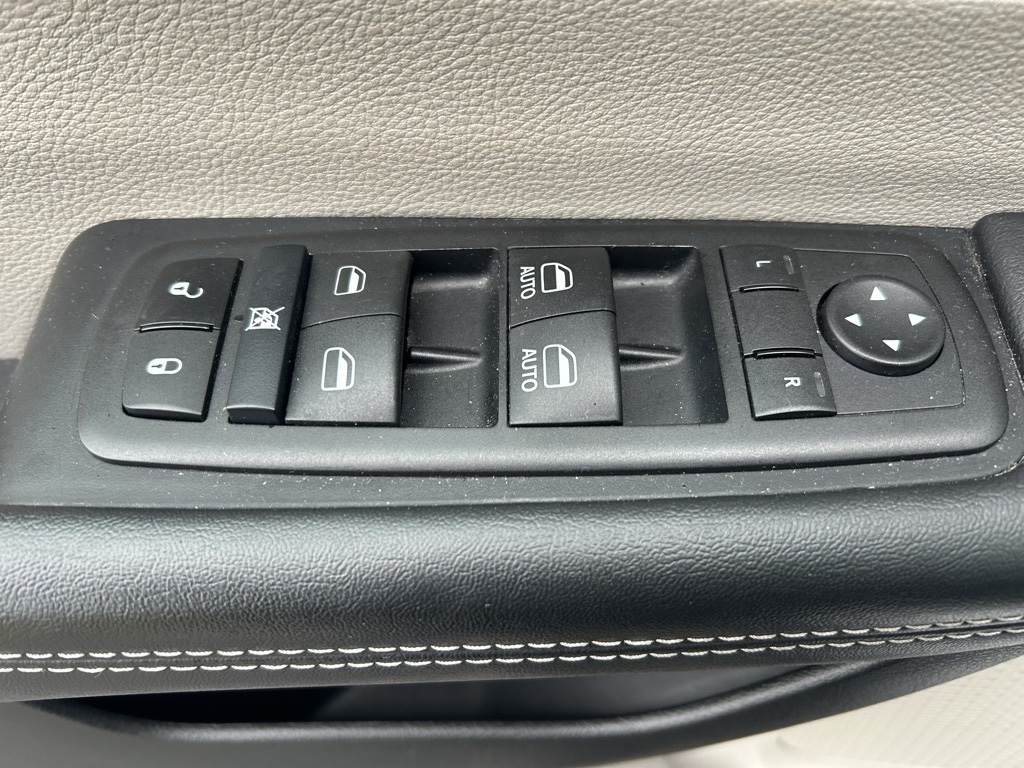 used 2024 Chrysler Pacifica car, priced at $27,500