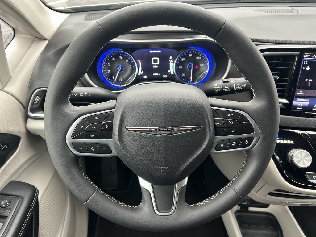 used 2024 Chrysler Pacifica car, priced at $27,500