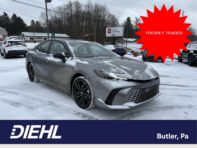 2025 Toyota Camry XSE's photo