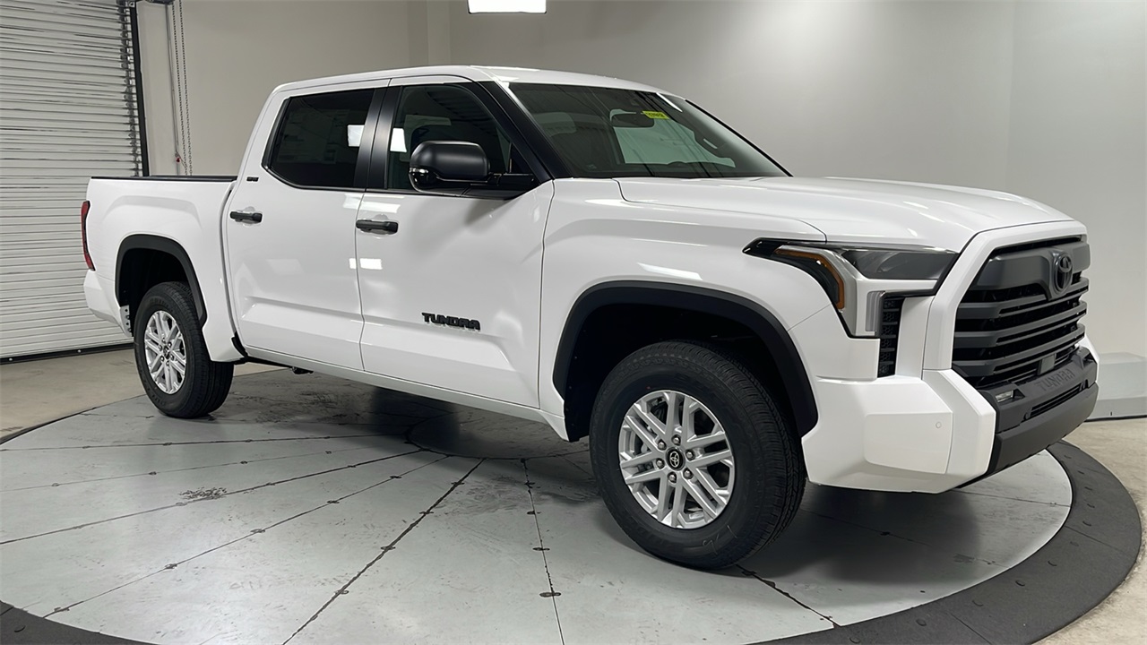 2026 Toyota Tundra SR5 CrewMax photo 3