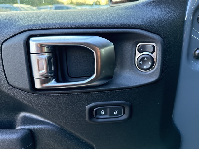 2025 Jeep Gladiator Sport S photo 11