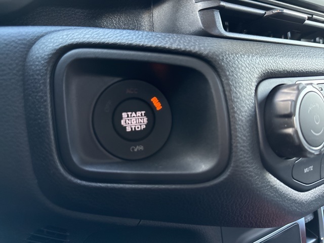 2025 Jeep Gladiator Sport S photo 18