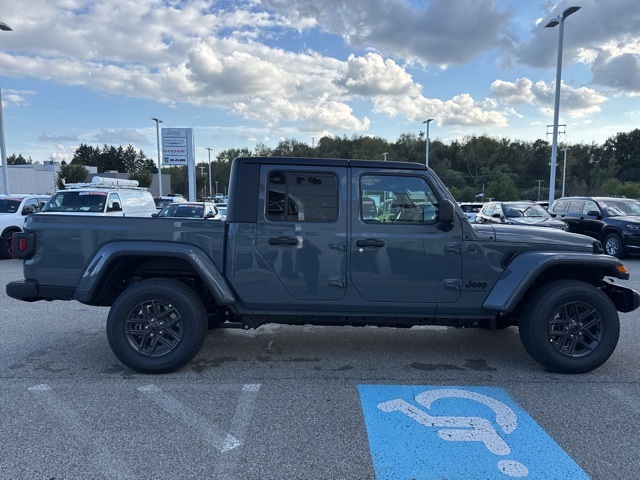2025 Jeep Gladiator Sport S photo 6