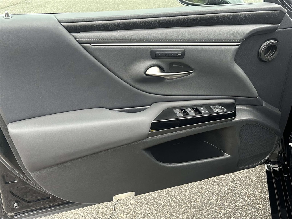 used 2023 Lexus ES car, priced at $40,495