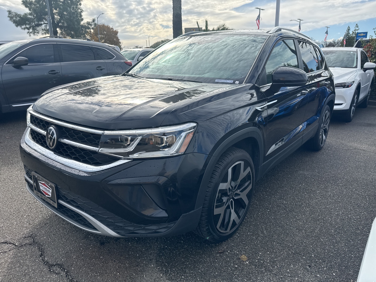 2022 Volkswagen Taos SEL's photo