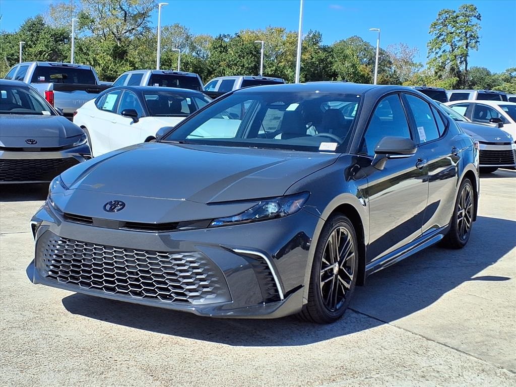 2026 Toyota Camry SE photo 3