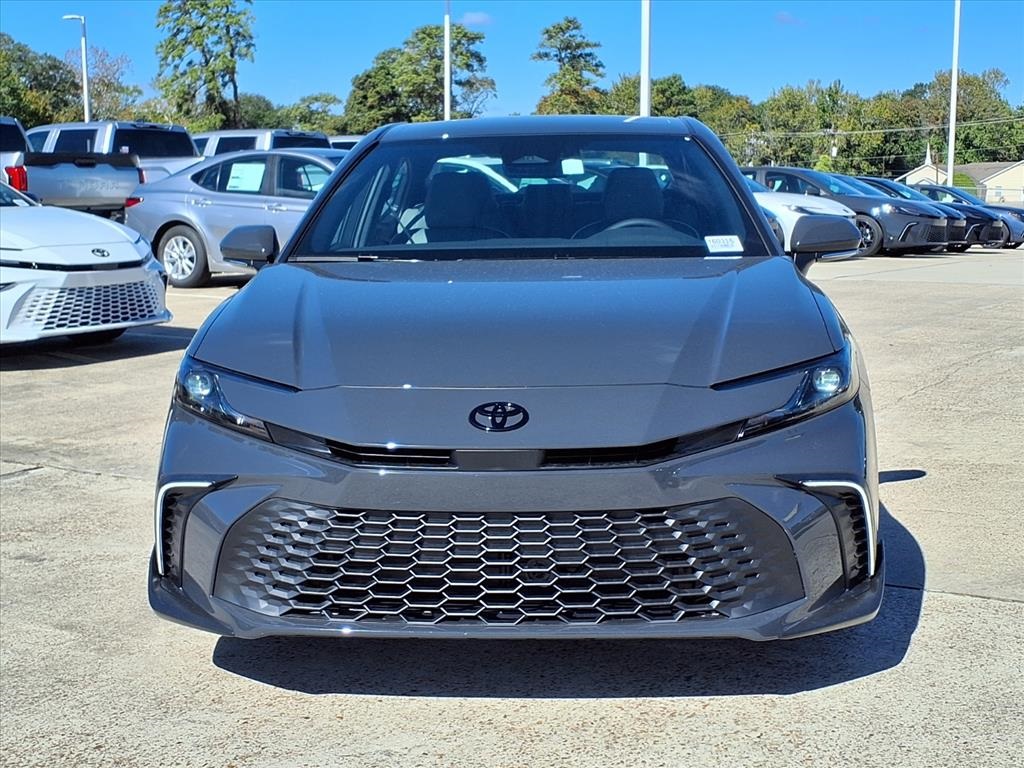 2026 Toyota Camry SE photo 4