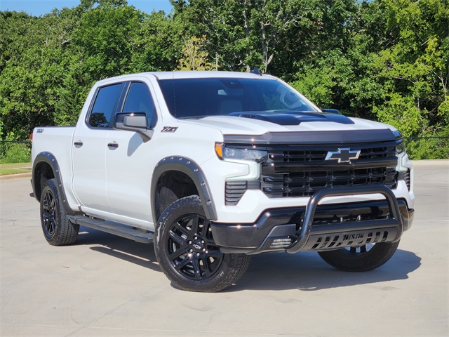 2025 Summit White Chevrolet Silverado 1500 LT Trail Boss Truck