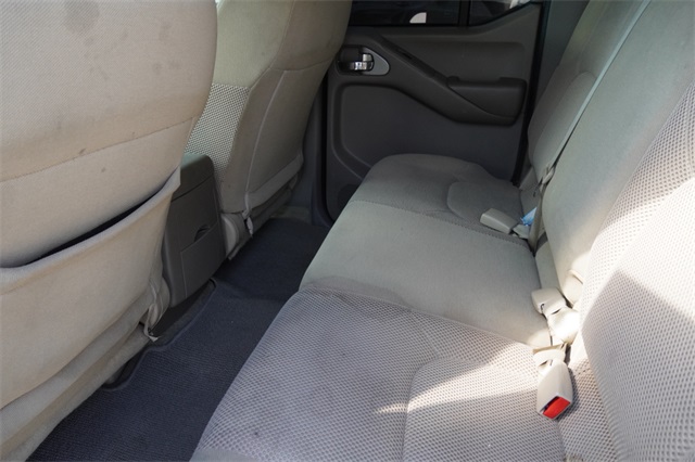 2018 Nissan Frontier SV Crew Cab photo 11