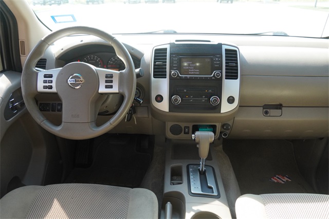 2018 Nissan Frontier SV Crew Cab photo 12