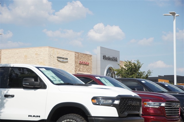 2018 Nissan Frontier SV Crew Cab photo 19