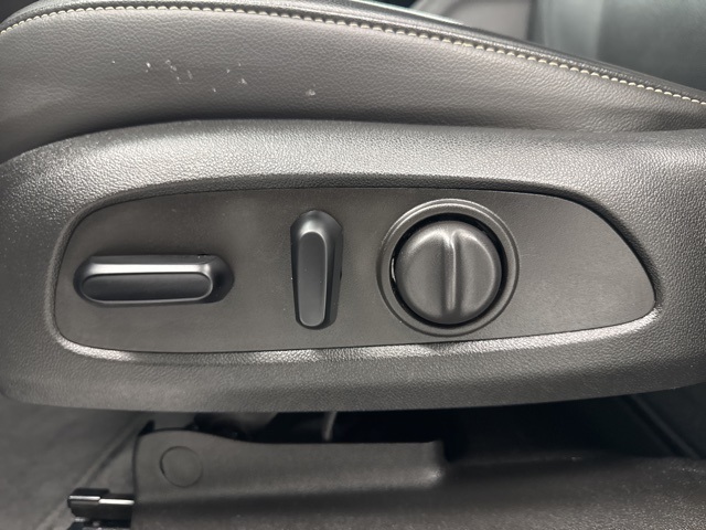 used 2023 GMC Acadia car, priced at $26,600