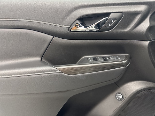 used 2023 GMC Acadia car, priced at $26,600