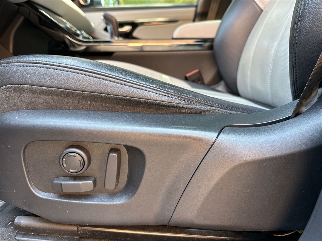 Range Rover Evoque First Edition