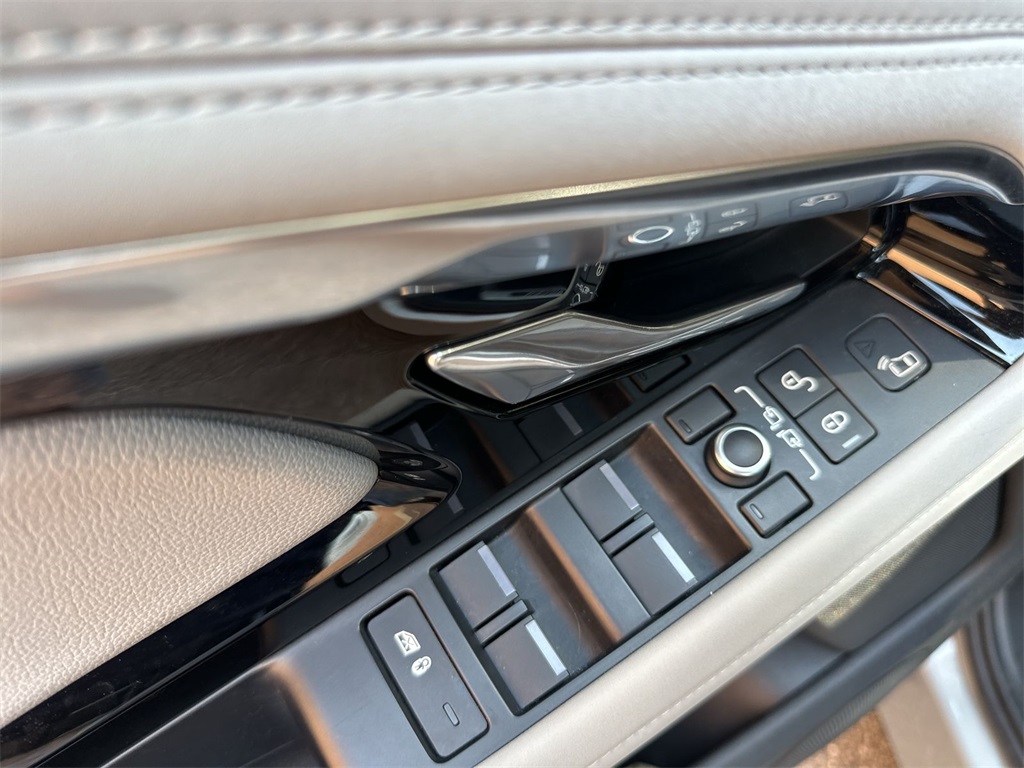 Range Rover Evoque First Edition
