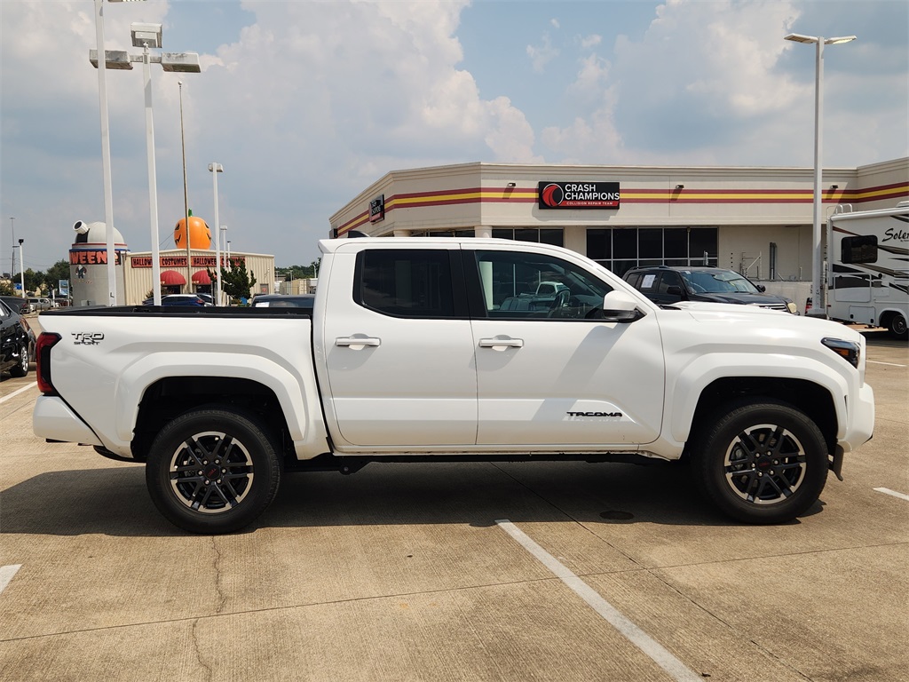 2024 Toyota Tacoma TRD Sport photo 4