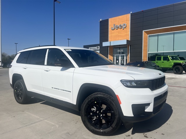2025 Jeep Grand Cherokee L Altitude's photo