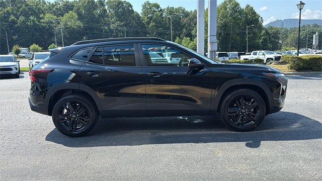 new 2025 Chevrolet Trax car, priced at $26,930