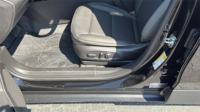 new 2025 Chevrolet Trax car, priced at $26,930