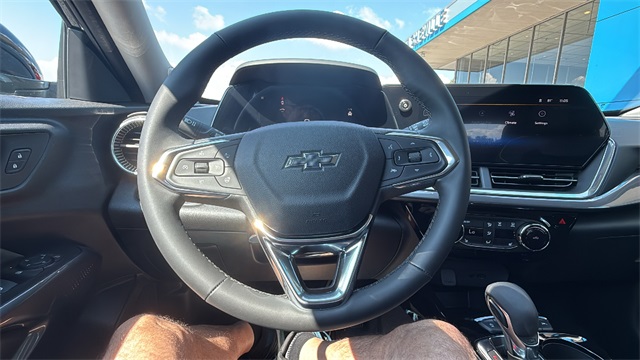 new 2025 Chevrolet Trax car, priced at $26,930