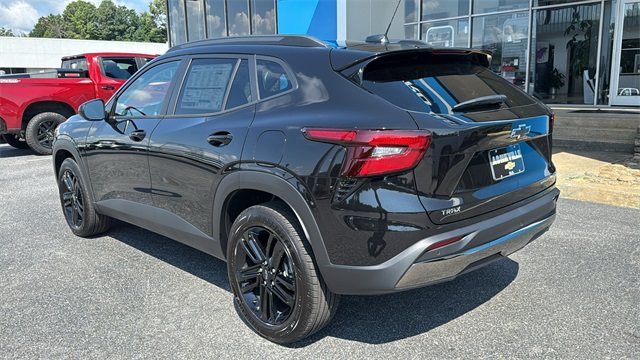 new 2025 Chevrolet Trax car, priced at $26,930