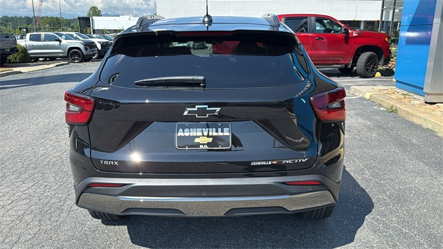 new 2025 Chevrolet Trax car, priced at $26,930