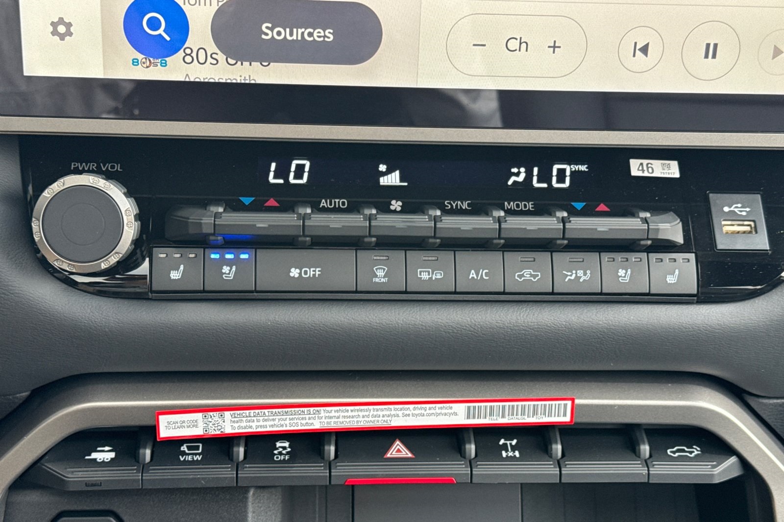 2026 Toyota Tundra Platinum CrewMax photo 17