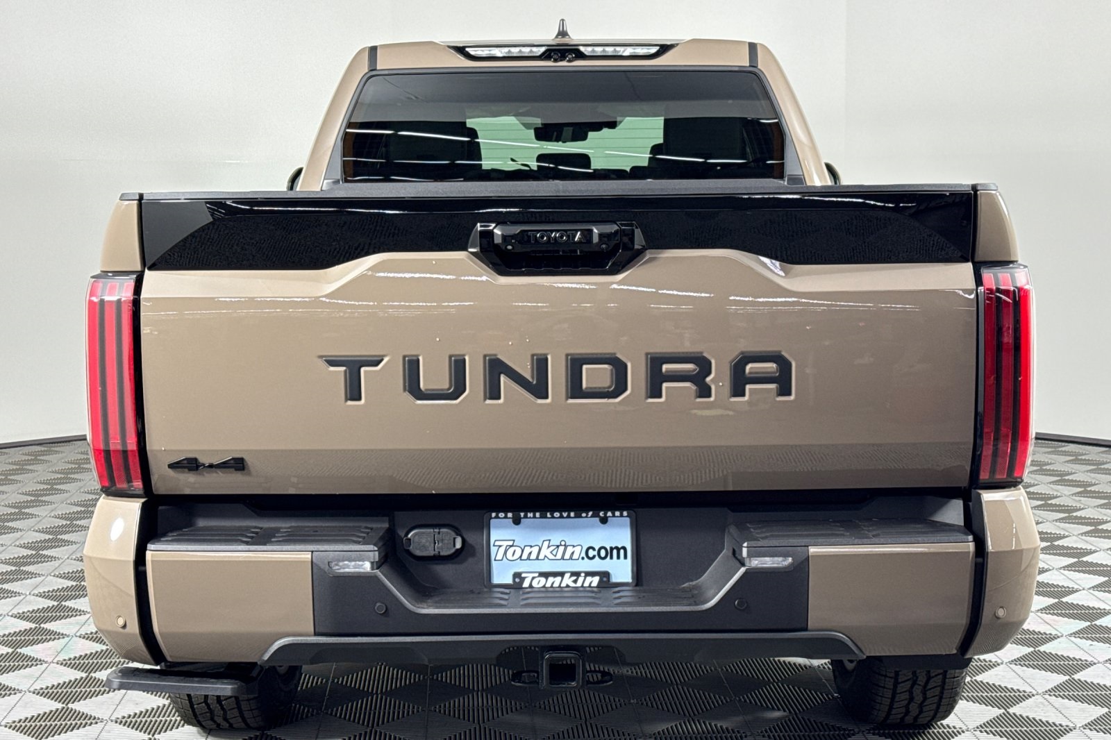 2026 Toyota Tundra Platinum CrewMax photo 5
