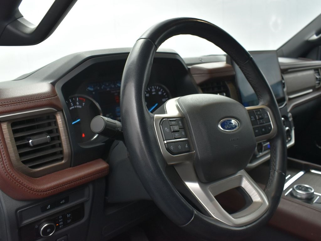2023 Oxford White Ford Expedition Limited 4X4 SUV