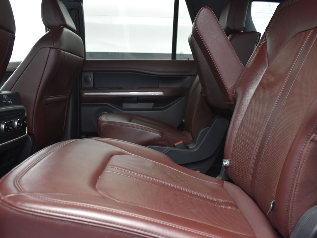 2023 Oxford White Ford Expedition Limited 4X4 SUV