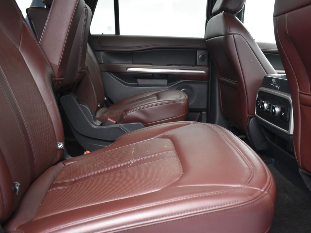 2023 Oxford White Ford Expedition Limited 4X4 SUV
