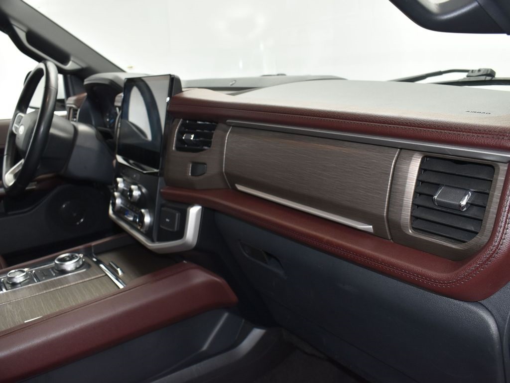2023 Oxford White Ford Expedition Limited 4X4 SUV