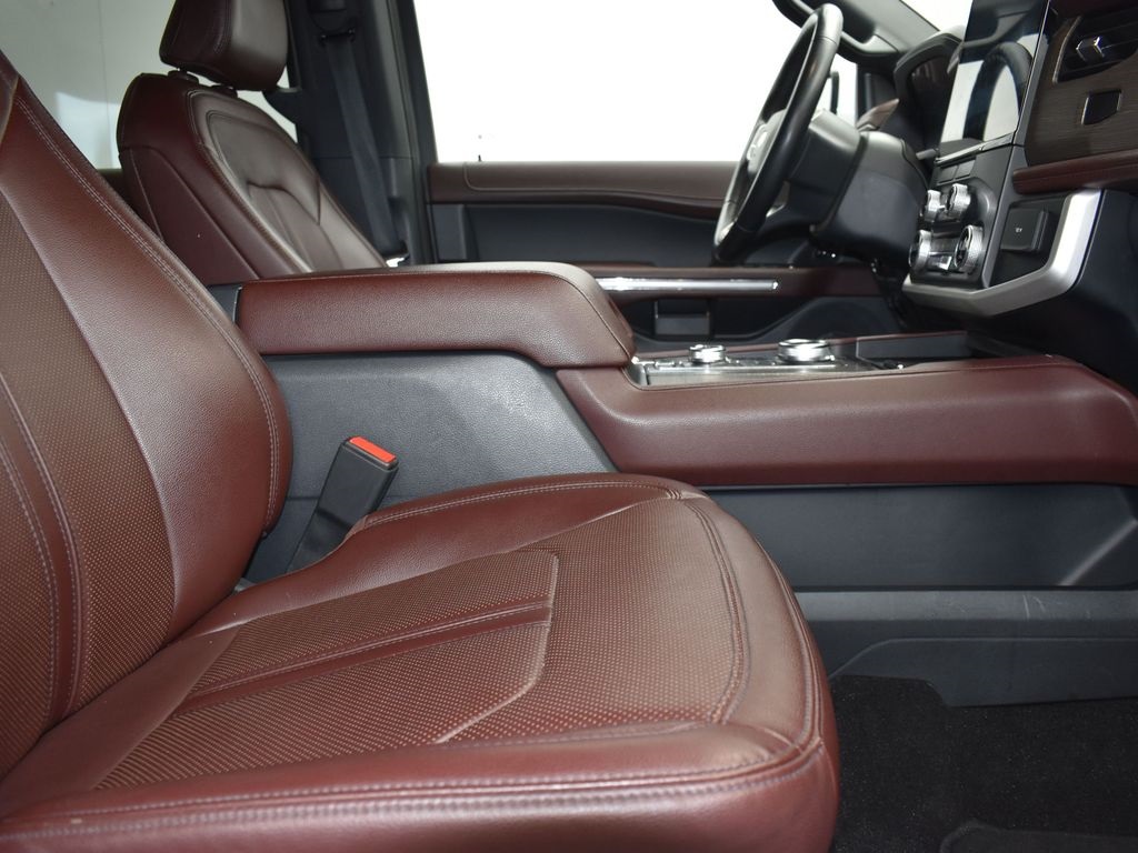 2023 Oxford White Ford Expedition Limited 4X4 SUV