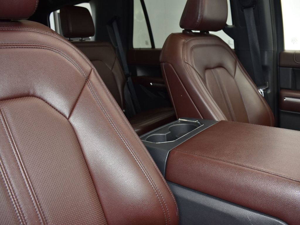 2023 Oxford White Ford Expedition Limited 4X4 SUV