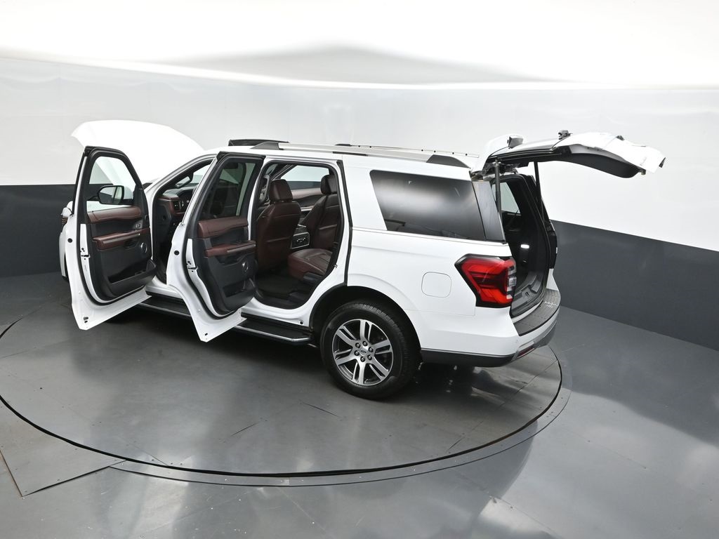2023 Oxford White Ford Expedition Limited 4X4 SUV