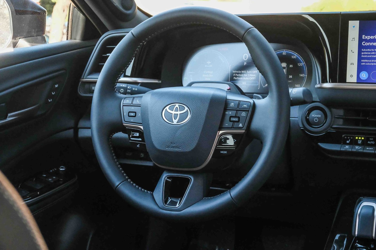 2025 Toyota Crown Signia Limited photo 14