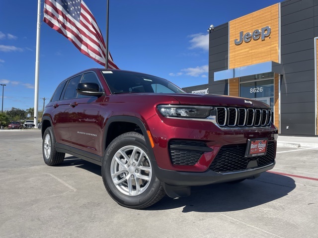2025 Jeep Grand Cherokee Laredo's photo