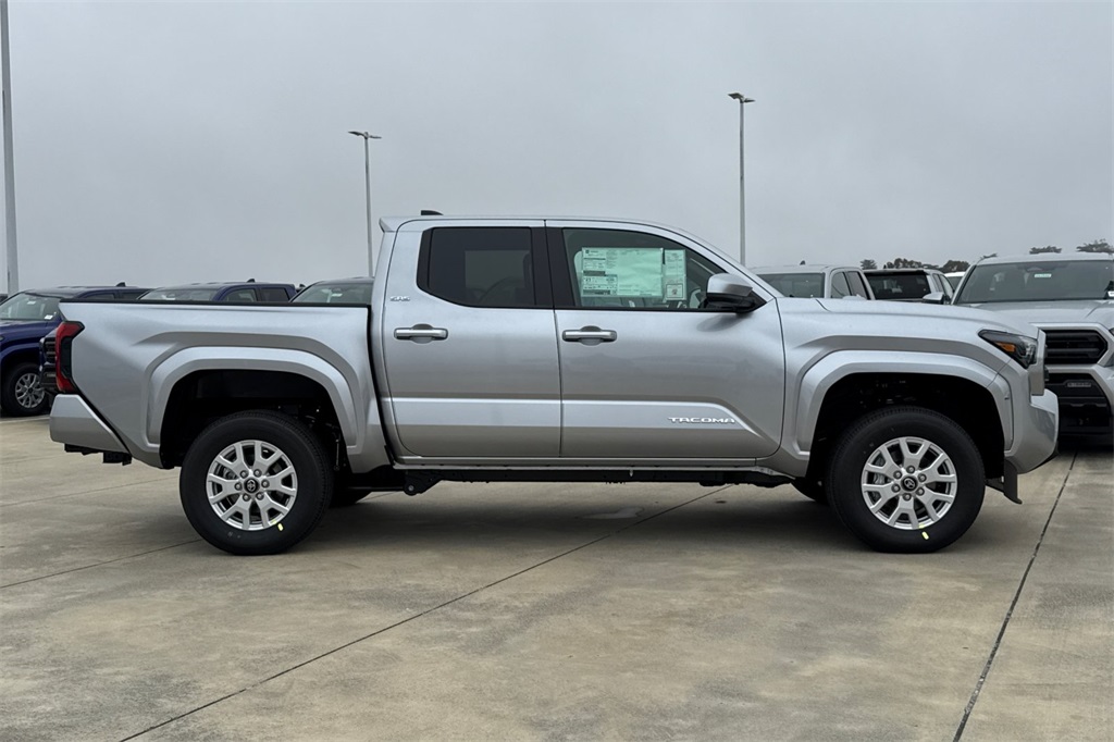 2025 Toyota Tacoma SR5 Double Cab photo 2