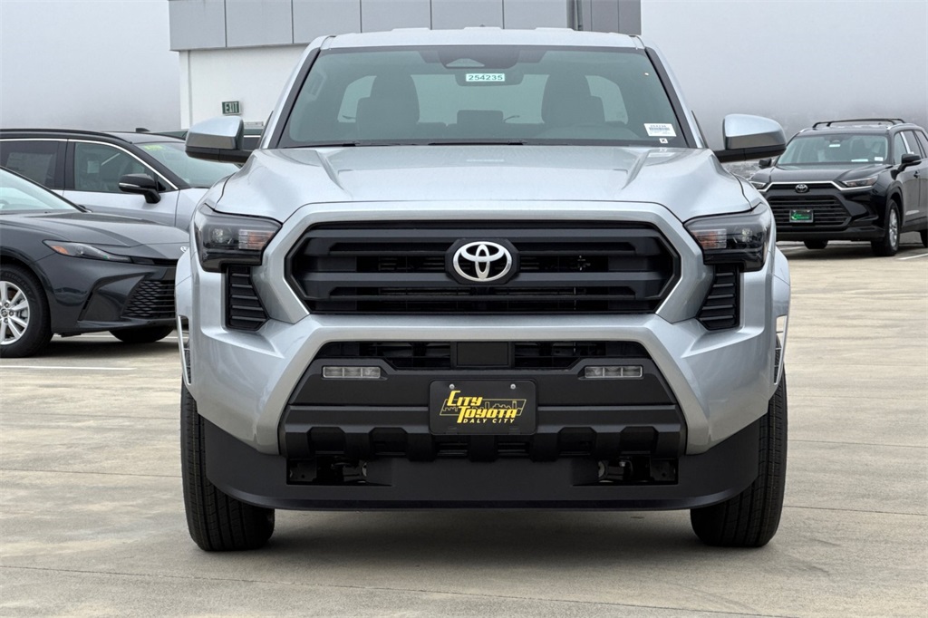 2025 Toyota Tacoma SR5 Double Cab photo 8