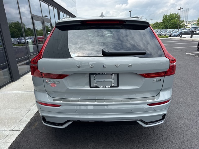 2025 Volvo XC60 B5 photo 3