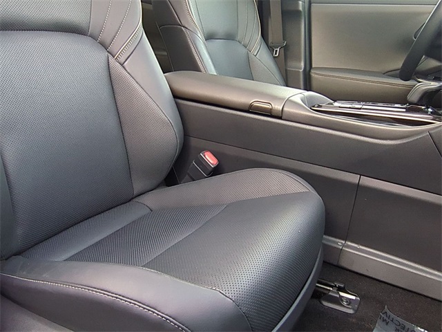 used 2025 Toyota Crown car, priced at $39,811