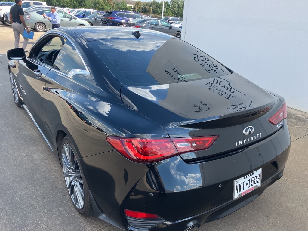 2017 Infiniti Q60 Red Sport 400 photo 3