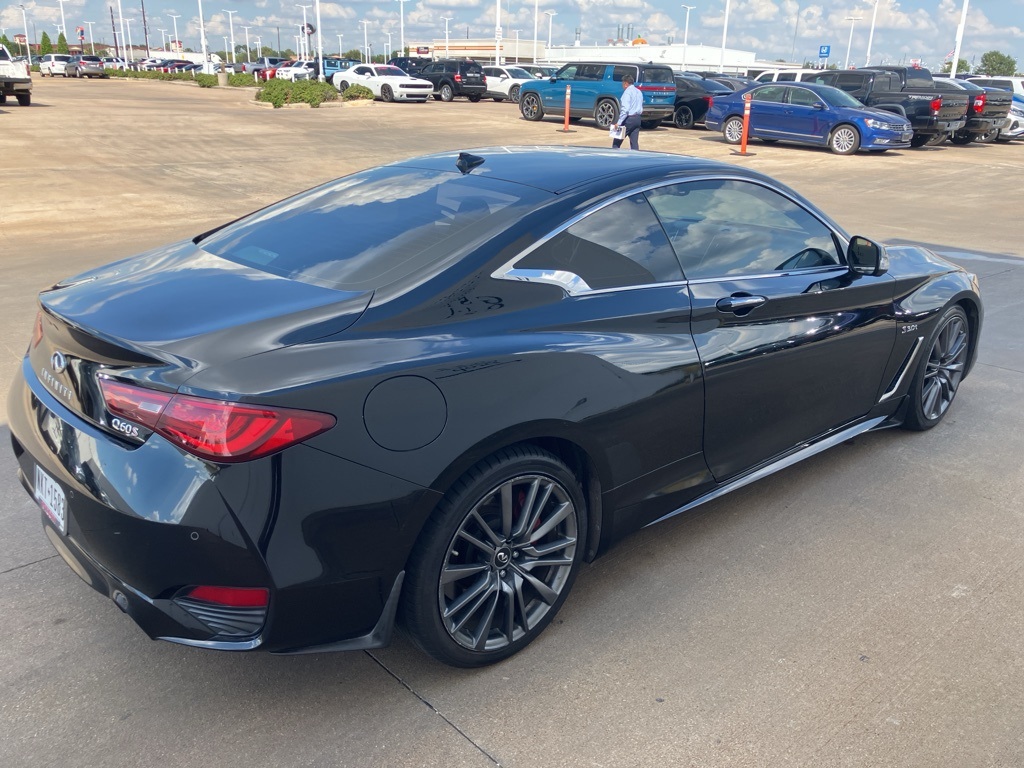 2017 Infiniti Q60 Red Sport 400 photo 4