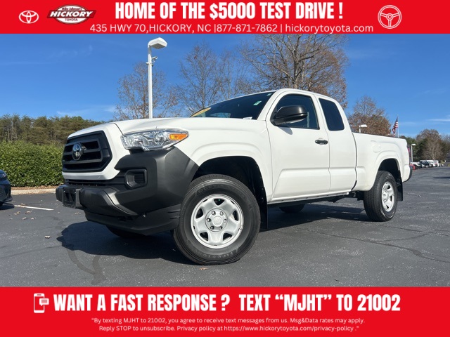 2022 Toyota Tacoma SR's photo