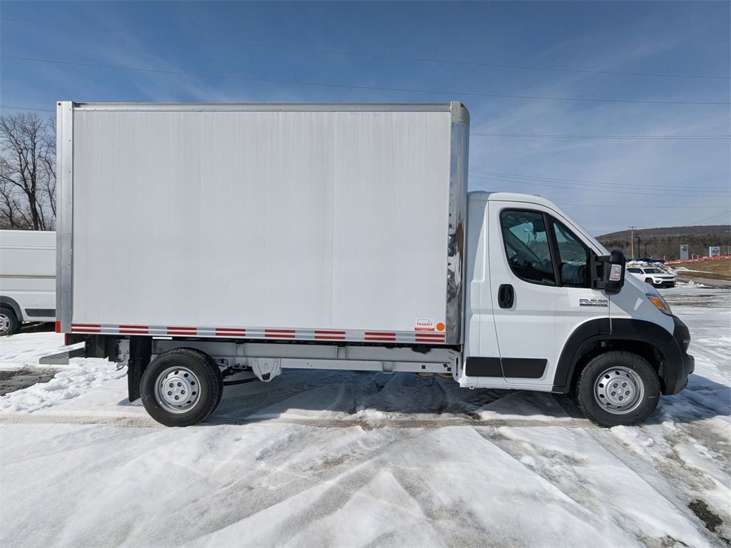 2023 Ram 3500 Cutaway photo 2