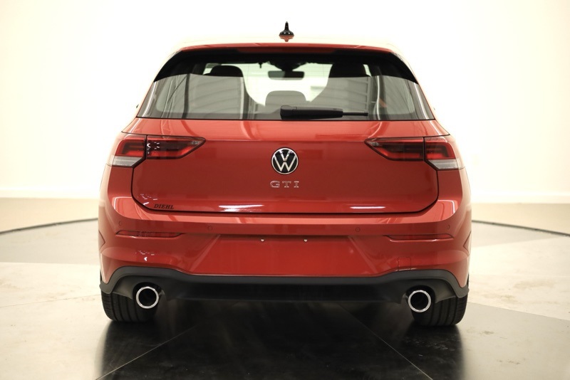 2025 Volkswagen Golf GTI SE photo 4