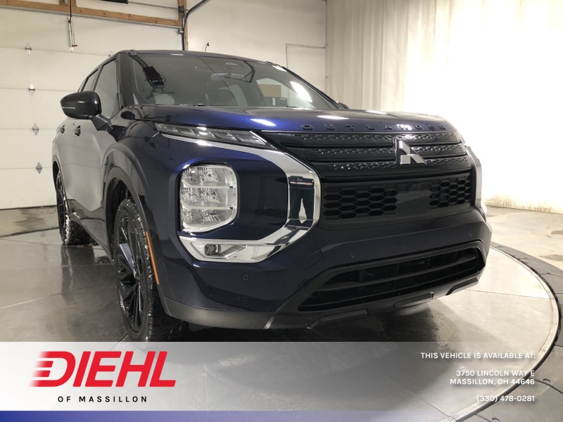 2022 Mitsubishi Outlander Black Edition's photo