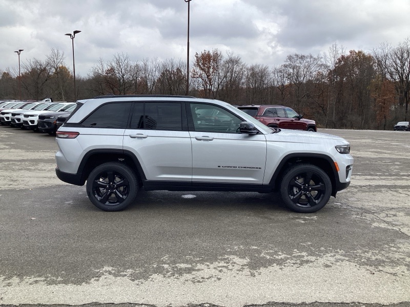 2025 Jeep Grand Cherokee Altitude X photo 3