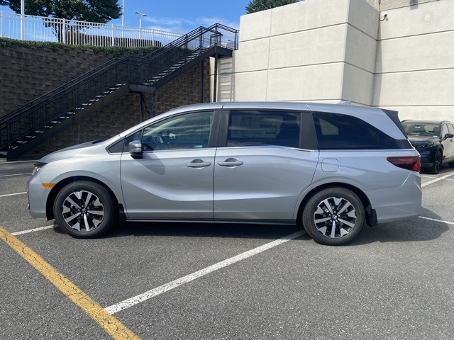 new 2026 Honda Odyssey car, priced at $42,076