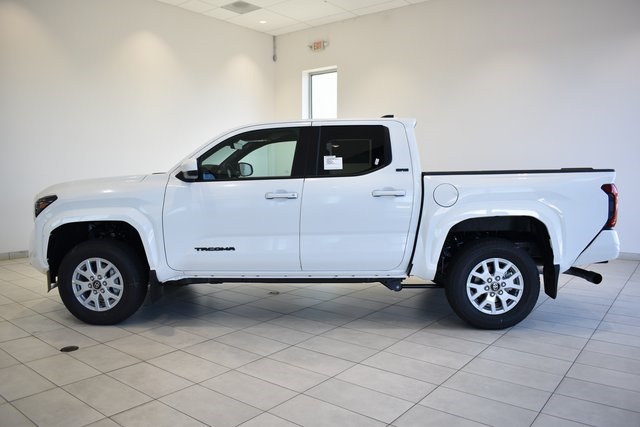 2025 Toyota Tacoma SR5 Double Cab photo 3